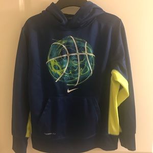 Boys (M) Nike therma fit Sweatshirt